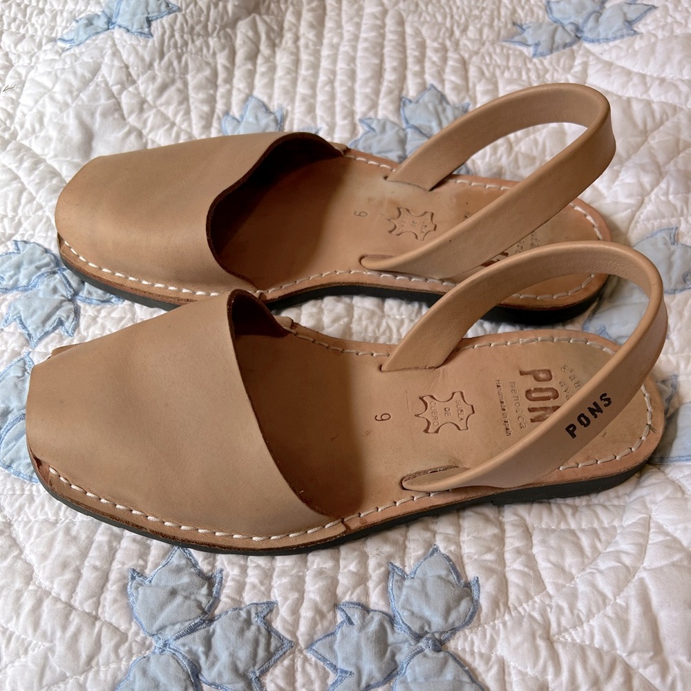 Avarcas PONS Cream Sandals Size 9/39